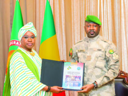 Femme, enfant et famille: remise du rapport général des Etats généraux au Président Goïta