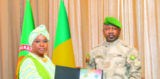 Femme, enfant et famille: remise du rapport général des Etats généraux au Président Goïta