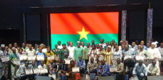 Assemblée législative de Transition: hommage aux agents admis à la retraite et décorés