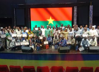 Assemblée législative de Transition: hommage aux agents admis à la retraite et décorés