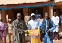 Deme Sira : Des Burkinabé vivant en Côte d’Ivoire offrent 32,5 Tonnes de riz aux populations des Koulsé