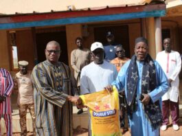 Deme Sira : Des Burkinabé vivant en Côte d’Ivoire offrent 32,5 Tonnes de riz aux populations des Koulsé