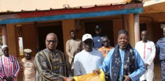 Deme Sira : Des Burkinabé vivant en Côte d’Ivoire offrent 32,5 Tonnes de riz aux populations des Koulsé
