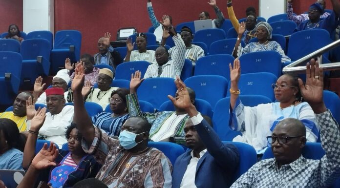 Dissolution des partis et formations politiques : le projet de loi acté par les députés