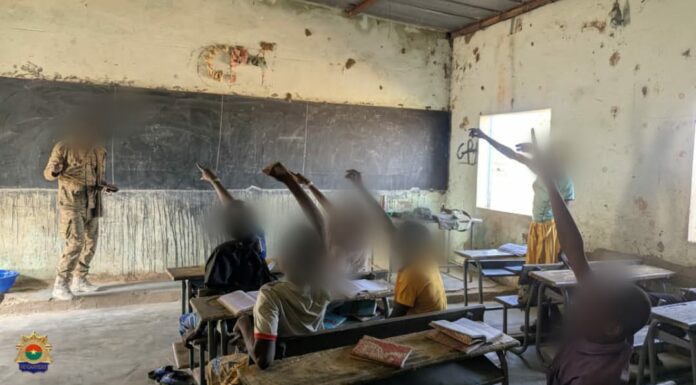Tanwalbougou: les gendarmes assurent la continuité de l’éducation