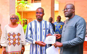 Journée de l’exemplarité fiscale: le Premier ministre montre l’exemple