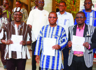 Journées de l’exemplarité fiscale: les ministres chargés de l’Enseignement s’acquittent de leurs impôts