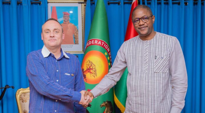 Fonds des Nations unies pour la population: le nouveau Représentant-résident présente ses lettres de cabinet au chef de la diplomatie