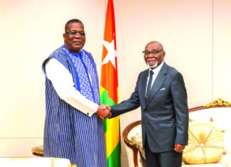 Coopération Burkina-Togo: l’ambassadeur David Kabré présente ses lettres de créance au président togolais