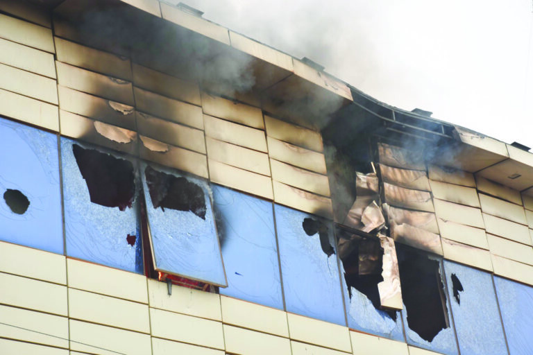Incendie au siège de Telecel Faso: les pompiers maitrisent le feu