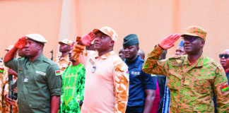 Montée des couleurs nationales: le ministre de la Sécurité appelle à la discipline et au sens du service public