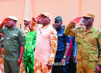 Montée des couleurs nationales: le ministre de la Sécurité appelle à la discipline et au sens du service public