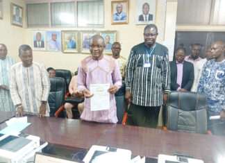 Journées de l’exemplarité fiscale : le ministre Yacouba Zabré Gouba et ses collaborateurs paient leurs impôts