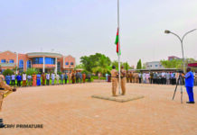 Montée des couleurs à la Primature: le Premier ministre appelle à intensifier l’action gouvernementale au service des populations