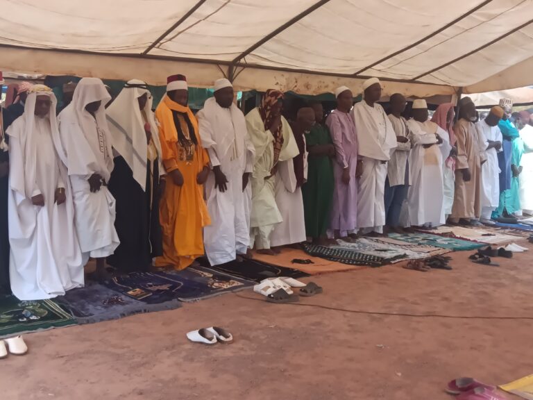 Ramadan à Koudougou: Les fidèles ont imploré Allah pour le retour de la paix au Burkina.