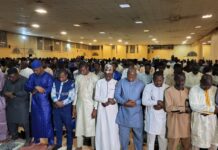 Commémoration de la nuit du Destin: les fidèles du CERFI et de l’AEEMB échangent sur les bonnes pratiques de l’Islam.