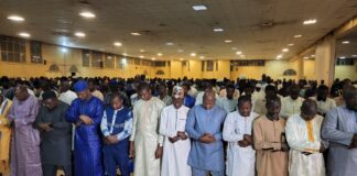 Commémoration de la nuit du Destin: les fidèles du CERFI et de l’AEEMB échangent sur les bonnes pratiques de l’Islam.