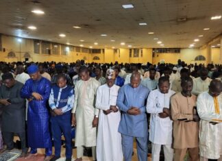 Commémoration de la nuit du Destin: les fidèles du CERFI et de l’AEEMB échangent sur les bonnes pratiques de l’Islam.