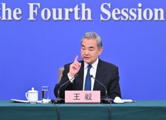 Chine : Wang Yi répond à la presse au sujet de la diplomatie de Chef d’État