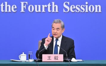Chine : Wang Yi répond à la presse au sujet de la diplomatie de Chef d’État