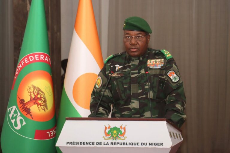 Niger/ An1 de la mise en œuvre du Programme de refondation : le Président de la République tire un premier bilan partiel (Niger Fr)