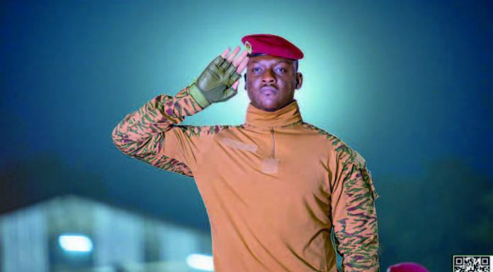 Le Président du Faso, le capitaine Ibrahim Traoré : « Chaque bouchée de produit local est un coup de pioche dans le mur de la domination économique »