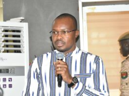 Tournée dans les régies de recette: Le PM exhorte les douaniers et les agents du trésor public à plus de performances