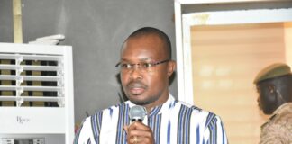 Tournée dans les régies de recette: Le PM exhorte les douaniers et les agents du trésor public à plus de performances