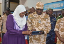 Formalités à l’aéroport : la fiche de police se remplit désormais en ligne