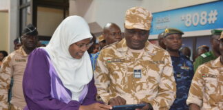 Formalités à l’aéroport : la fiche de police se remplit désormais en ligne