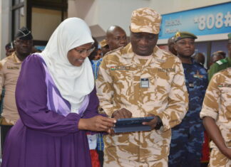 Formalités à l’aéroport : la fiche de police se remplit désormais en ligne