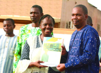 Centre de gestion des cités : des résidents de Bassinko reçoivent leur titre foncier individuel