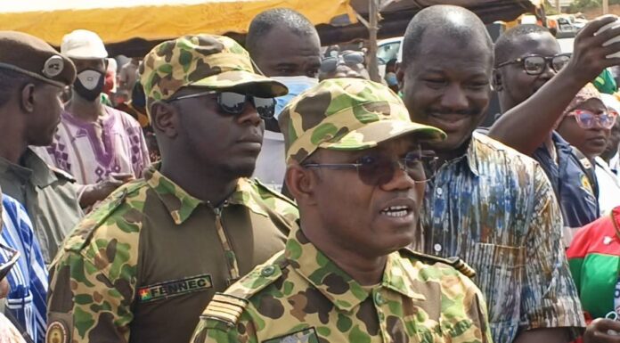 Assainissement urbain: l’opération coup de poing contre les décharges sauvages lancée Le ministre d’Etat, chargé de l’Agriculture, le commandant Ismaël Sombié : « une population en bonne santé est plus apte à participer au développement ».