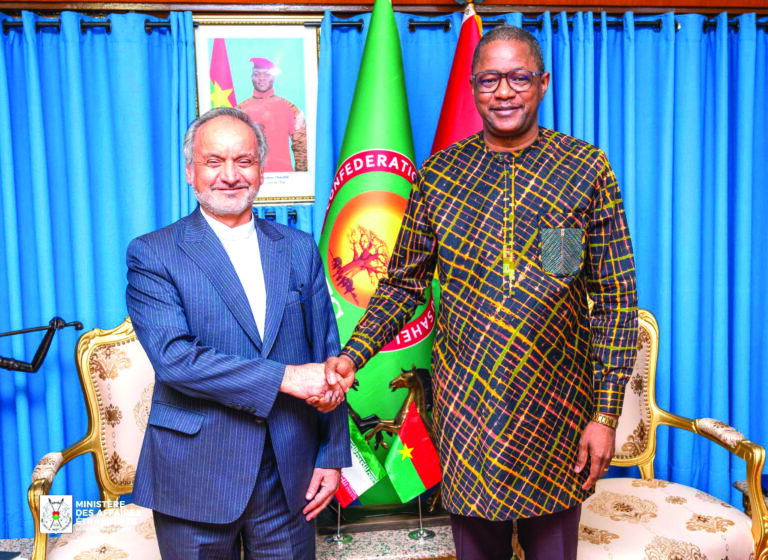 Coopération bilatérale: l’ambassadeur d’Iran et chef de la diplomatie burkinabè échangent sur des questions d’actualité