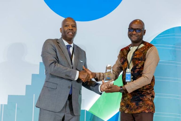 Prix panafricains du journalisme en réassurance : Adama Sedgo des Editions Sidwaya remporte le premier prix en langue française