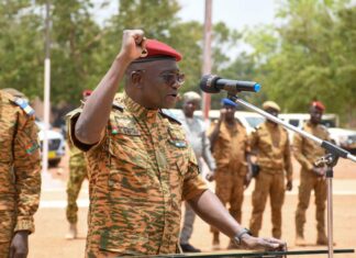 2e région militaire: le ministre d’Etat Célestin Simporé au contact des troupes à Sya