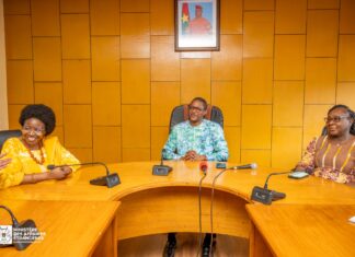 Investissement au Burkina: le chef de la diplomatie burkinabè échange avec des entrepreneurs italiens et haïtiens