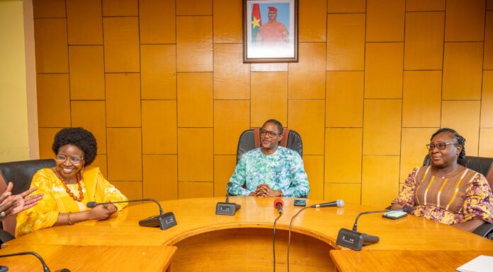 Investissement au Burkina: le chef de la diplomatie burkinabè échange avec des entrepreneurs italiens et haïtiens