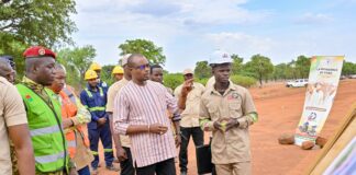 Voie d’accès à l’agropole de Samandéni : le Premier ministre constate l’avancée des travaux