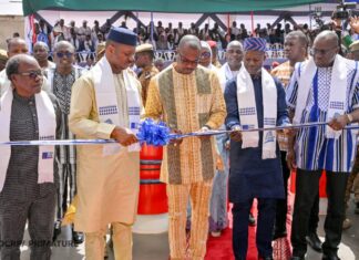 Coris Bank international: le Premier ministre inaugure le nouveau siège