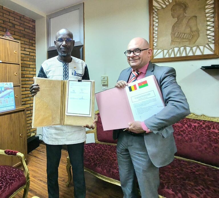 Coopération: Burkina-Belgique Signature du procès- verbal du comité mixte paritaire