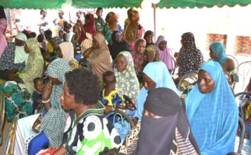 Association Lawako des tisseuses et transformatrices du textile burkinabè: les tisserandes honorées à l’occasion de la Journée de la femme