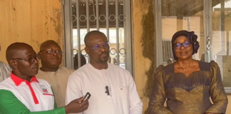 Visite du Ministre, Secrétaire Général du Gouvernement et du conseil des Ministres aux Editions Sidwaya