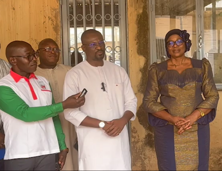 Visite du Ministre, Secrétaire Général du Gouvernement et du conseil des Ministres aux Editions Sidwaya