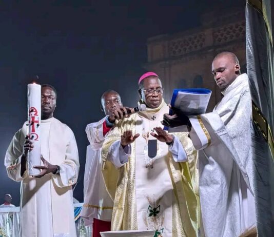 Vigile pascale 2026 : Mgr Prosper Kontiébo appel les catholiques à approfondir leur foi en christ ressuscité