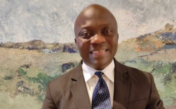 Résilience en temps de crise : un doctorant burkinabè brille sur la scène scientifique mondiale