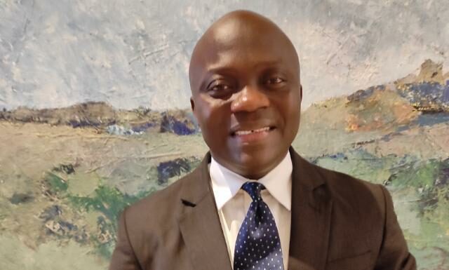 Résilience en temps de crise : un doctorant burkinabè brille sur la scène scientifique mondiale