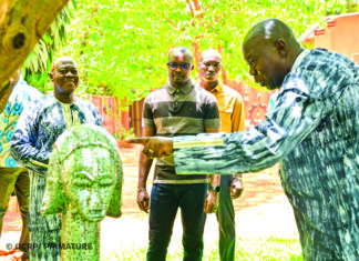 Exposition, « La perspicacité des masques du Burkina Faso » : le Premier ministre découvre l’univers artistique des frères Ouattara