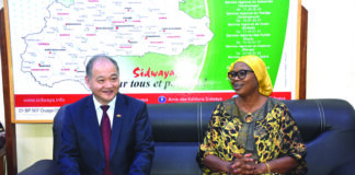 Nous a rendu visite: l’ambassadeur de Chine salue le professionnalisme de Sidwaya