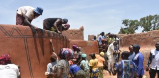 Cour royale de Tiébélé : Le ministre de la Culture salue les efforts des communautés locales dans la préservation de ce patrimoine inscrit à l’UNESCO